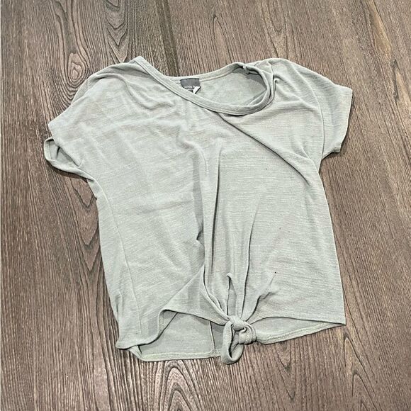 Olivia Rae Gray Short Sleeve Tie Front Blouse Size M - Picture 1 of 4